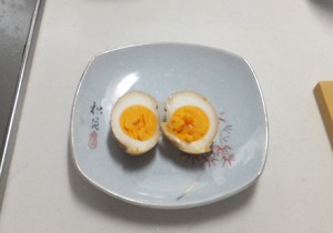 煮卵切ったとこ